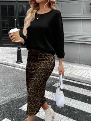 Trend Bisiklet Yaka Modal Bluz ve Leopar Desenli Etek Takımı