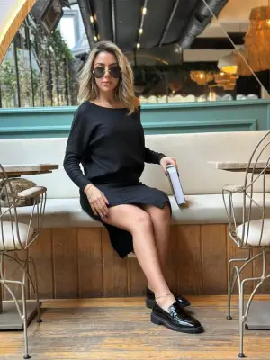 Kadın Düşük Omuz Yırtmaç Detaylı Bluz ve Etek Takımı