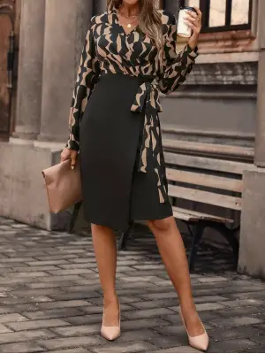 Kadın Uzun Kollu Kruvaze Yaka Dijital Baskılı Fiyonk Detay Atlas Kumaş Elbise