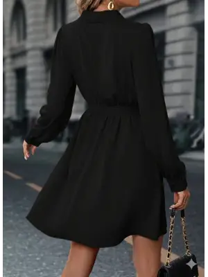 Çarpıcı Mini Kruvaze Yakalı Kadın Elbise