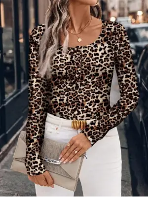 Kadın Uzun Kollu Kruvaze Yakalı Dantelli Kısa Viskon Bluz