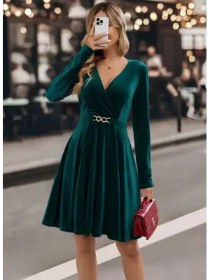 Modern Mini Kadife Elbise