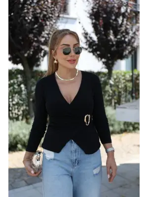 Kadın Uzun Kollu Kruvaze Yakalı Toka Detaylı Viskon Bluz