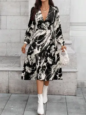Kadın Uzun Kollu Kruvaze Yakalı Yandan Bağlamalı Desenli Mini Modal Elbise
