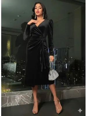 Kadın Uzun Kollu Kruvaze Yakalı Yandan Büzgülü Midi Kadife Elbise