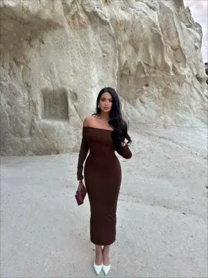 Kadın Uzun Kollu Madonna Yaka Midi Boy Elbise