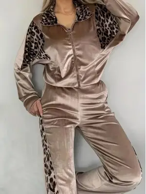Kadın Uzun Kollu önden Fermuarlı Leopar Detaylı Kadife Bal Köpüğü Bluz Ve Pantolon Ikili Takım