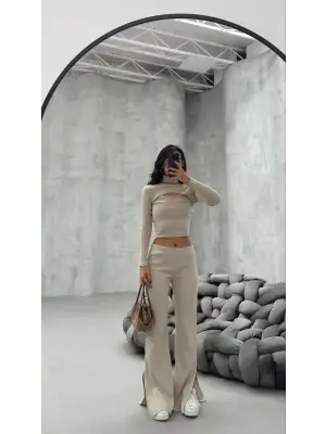 Kadın Uzun Kollu Pencere Detay Göğüs Dekolteli Bluz Ve Bol Paça Pantolon Ikili Takim