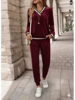 Kadın Uzun Kollu V Yaka Kadife Bluz Ve Pantolon Ikili Takım