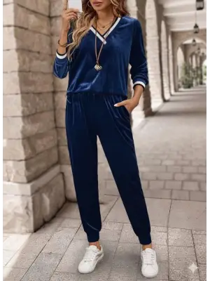 Kadın Uzun Kollu V Yaka Kadife Bluz Ve Pantolon Ikili Takım