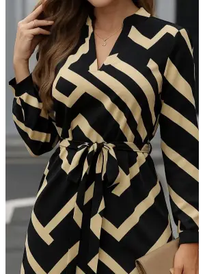 Kadın Uzun Kollu V Yakalı Desenli Belinde Kuşaklı Dalgıç Elbise