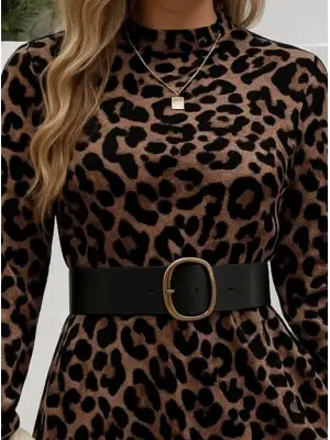 Kadın Uzun Kollu Yarı Balıkçı Yaka Leopar Desenli Kadife Elbise