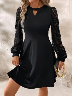 Cool Kısa Tül Detaylı Krep Elbise