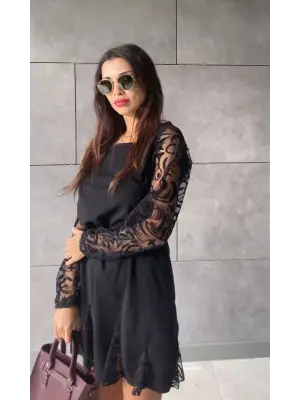 Kadın Uzun Kollu Yuvarlak Yaka Kol Ve Etek Ucu Dantelli Kısa Ithal Krep Elbise