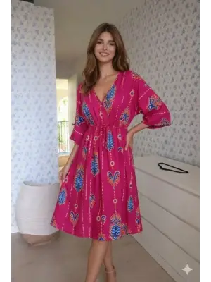 Kadın V Yaka Beli Bağçık Detay Etnik Desen Baskılı Midi Boy Elbise