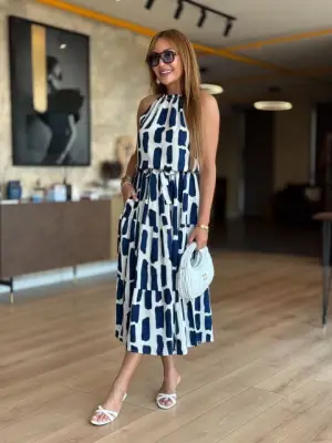 Kadın Viskon Kumaş Ip Askılı Halter Yaka Cepli Midi Boy Elbise