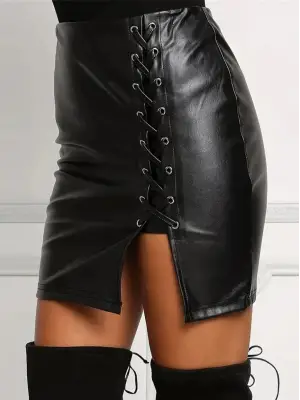 Çarpıcı Yüksek Bel Yandan Çapraz Bağcıklı Yırtmaçlı Mini Deri Etek