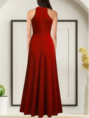 Omarı Derin Yırtmaç Detaylı Krep Abiye Elbise