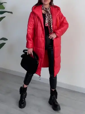 Kırmızı Kapşonlu Fermuarlı Şişme Mont