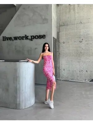 Modern Desenli Askılı Elbise