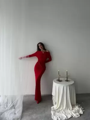 Kayık Yaka Uzun Kurdele Elbise