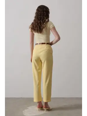 Kemerli Havuç Pantolon - Sarı
