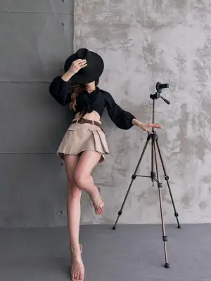 Modern Kapak Detaylı Şort Etek