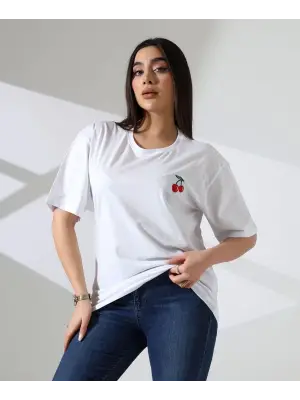 Etkileyici İşlemeli Tişört