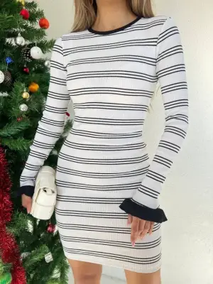 Omarı Beyaz Kol Ucu Volan Detaylı Kaşkorse Elbise