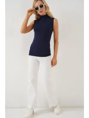 Göz Alıcı Kolsuz Body - Lacivert