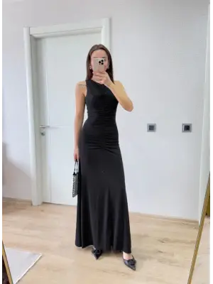 Kolsuz Büzgülü Uzun Elbise - Siyah
