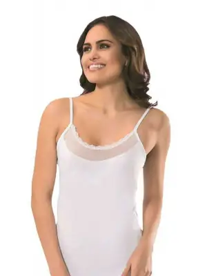 Omarı Tül Detaylı İp Askılı Beyaz Atlet