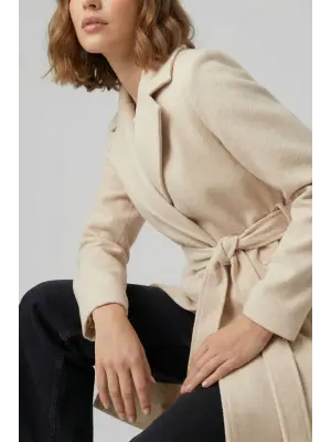 Ekru Kuşaklı Kaban Kadın Giyim