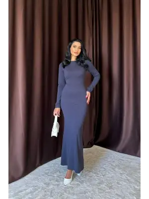Lacivert Vücudu Saran Uzun Elbise