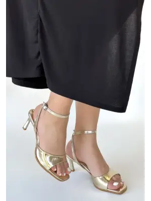 Lenya Gold Rugan Topuklu Ayakkabı