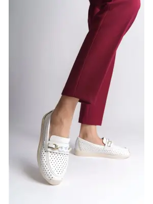 Beyaz Kalp Desenli Babet Ayakkabı Kadın Giyim