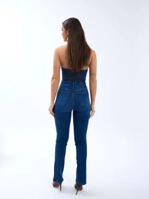 Omarı Rahat ve Şık Mavi Kot Tulum