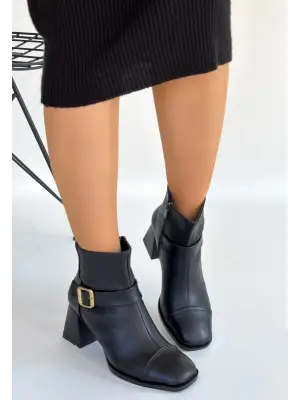 Siyah Cilt Topuklu Bot Kadın Giyim