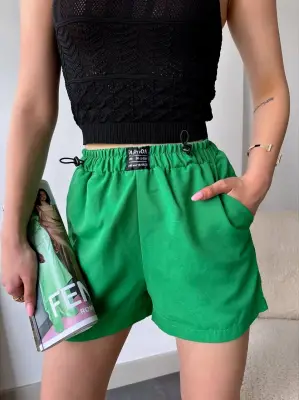 Omarı Yeşil Armalı Keten Şort - Yazın Rahatlığına Adım Atın