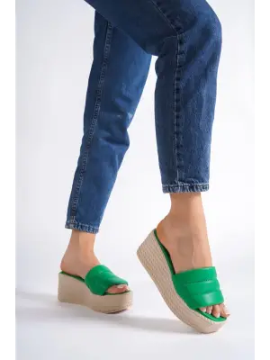 Omarı Rahat Tabanlı Örgü Detaylı Yeşil Dolgu Topuklu Bayan Terlik