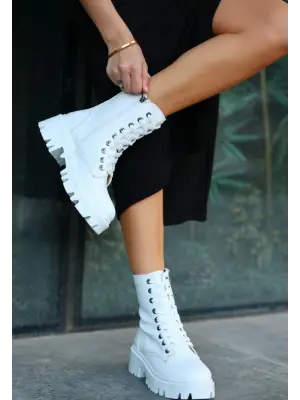 Omarı Beyaz Bağcıklı Cilt Bot