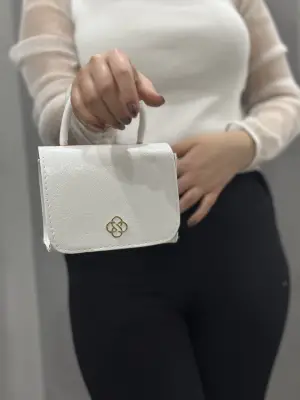 Omarı Parlak Beyaz Deri Çanta