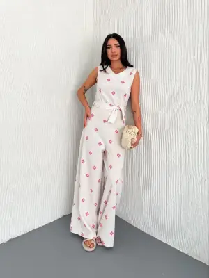 Omarı Beyaz Tulum Sırt Dekolteli Keten Tulum