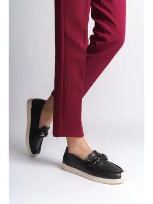 Omarı Çiçek Desenli Rahat Tabanlı Bayan Babet Ayakkabı - Siyah