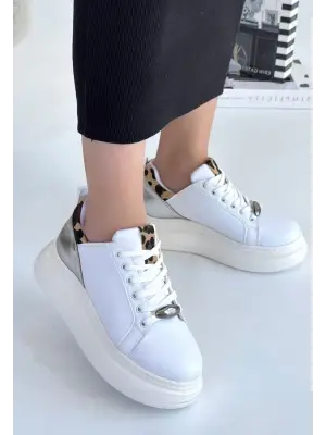 Omarı Detaylı Bağcıklı Beyaz Spor Ayakkabı