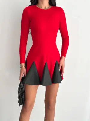 Omarı Kloş Kesim Mini Elbise - Modern Şıklık ve Rahatlık