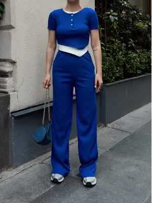 Omarı Şık Düğme Detaylı Alt Üst Takım