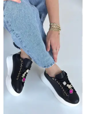 Omarı Siyah Cilt Bağcıklı Spor Ayakkabı Modelleri