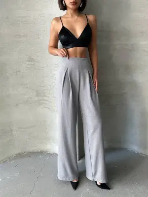 Omarı Rahat ve Şık Pileli Keten Pantolon