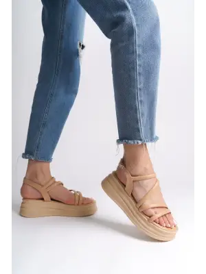 Omarı Rahat Tasarımlı Tokalı Tabaan Bayan Sandalet